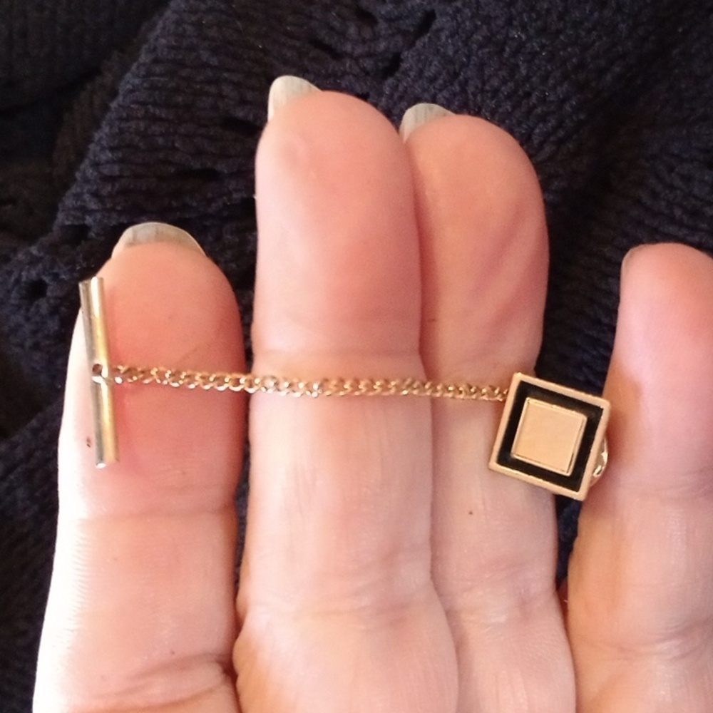 Black and gold square tie tack